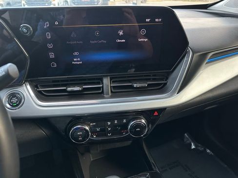 Used 2024 Chevrolet Trax LT w/ LT Convenience Package image 25