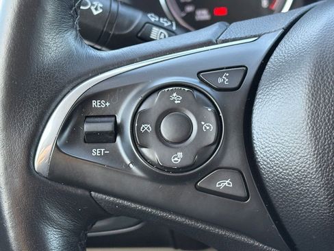 Used 2020 Buick Enclave Premium w/ Sun and Sites Package image 20