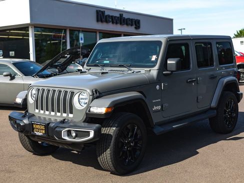 Used 2021 Jeep Wrangler Unlimited Sahara AWD/4WD image 5