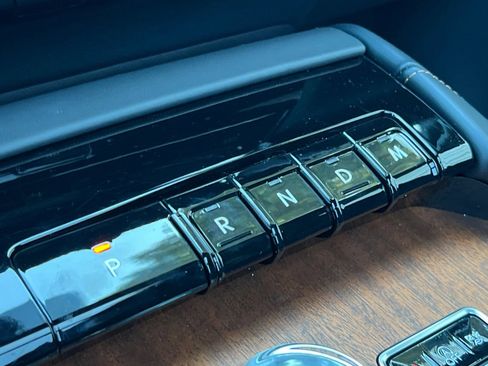 Used 2025 Lincoln Navigator L Black Label image 23