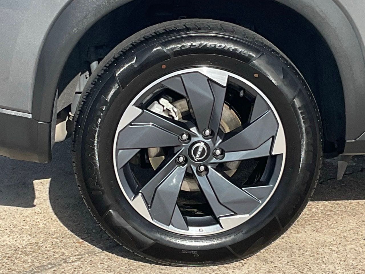 Used 2025 Nissan Rogue SV FWD image 7