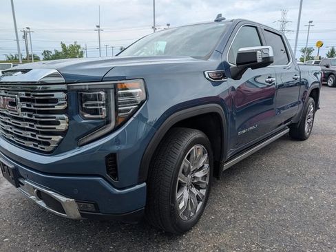 Used 2025 GMC Sierra 1500 Denali w/ Denali Reserve Package AWD/4WD image 4