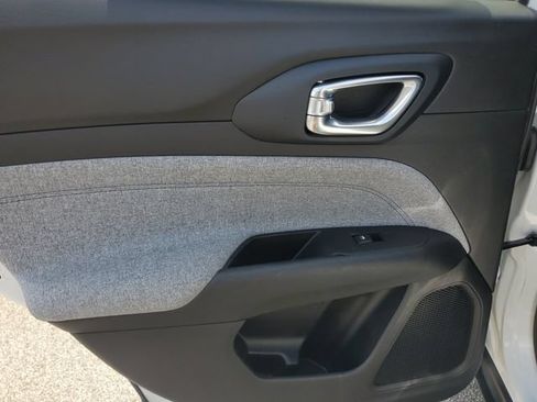 Used 2022 Jeep Compass Latitude FWD image 14