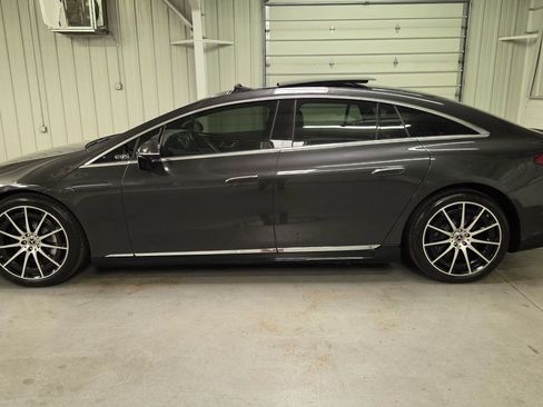 Used 2022 Mercedes-Benz EQS 450+ Sedan image 3