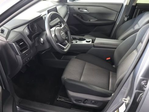 Used 2024 Nissan Rogue SV image 17