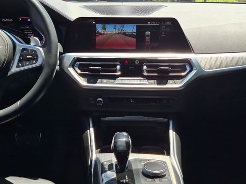Used 2020 BMW 330i Sedan w/ M Sport Package RWD image 30