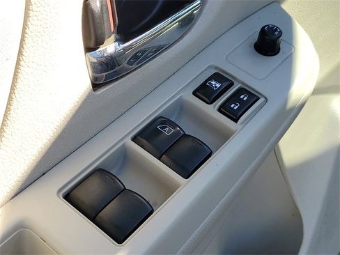 Used 2013 Subaru Crosstrek 2.0i Premium image 10