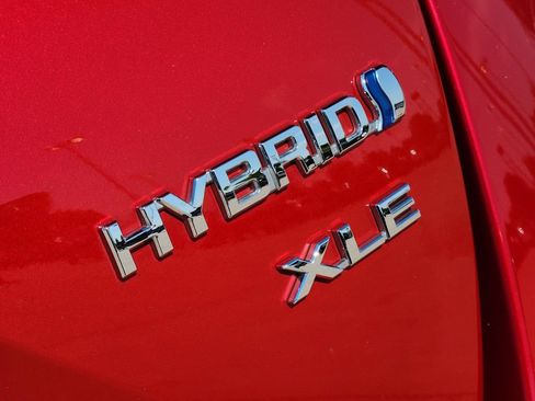 Certified 2022 Toyota Prius XLE AWD/4WD image 14