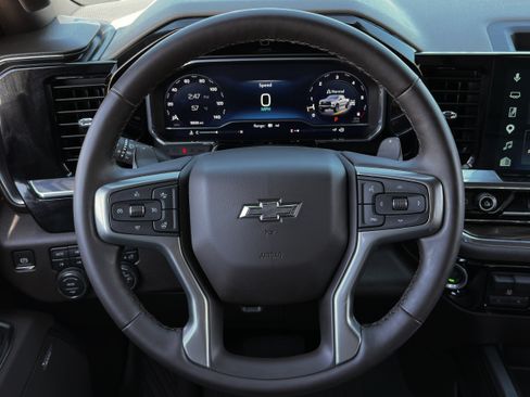 Used 2025 Chevrolet Silverado 1500 LT Trail Boss w/ Convenience Package II AWD/4WD image 16