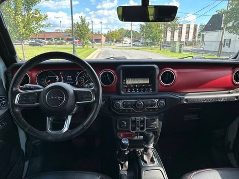 Used 2023 Jeep Wrangler Unlimited Rubicon w/ LED Lighting Group AWD/4WD image 3