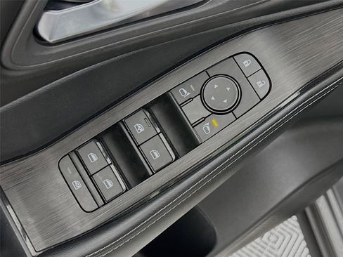 Used 2024 Nissan Rogue SV AWD/4WD image 19