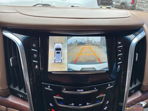 Used 2016 Cadillac Escalade ESV Platinum image 22