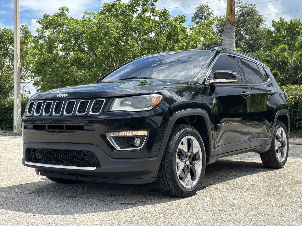 Used 2018 Jeep Compass Limited w/ Navigation Group AWD/4WD image 2