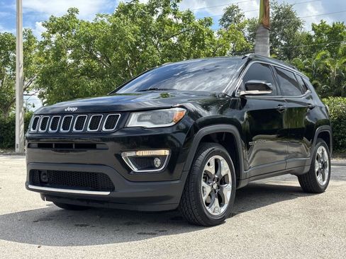 Used 2018 Jeep Compass Limited w/ Navigation Group AWD/4WD image 2