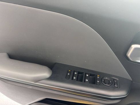 Used 2025 Kia K4 FWD image 15