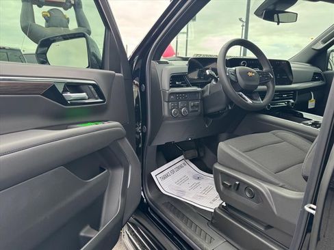 New 2026 Chevrolet Suburban LS AWD/4WD image 11