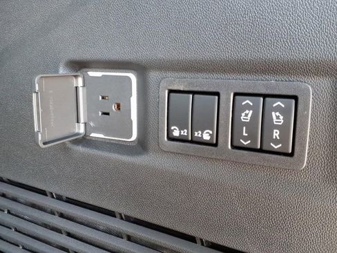 New 2026 GMC Yukon Denali w/ Sun & Power Step Package AWD/4WD image 16
