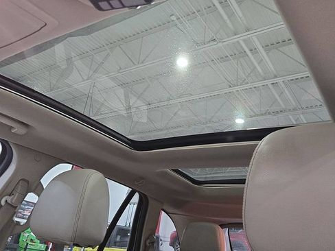 Used 2013 Ford Edge SEL FWD image 19