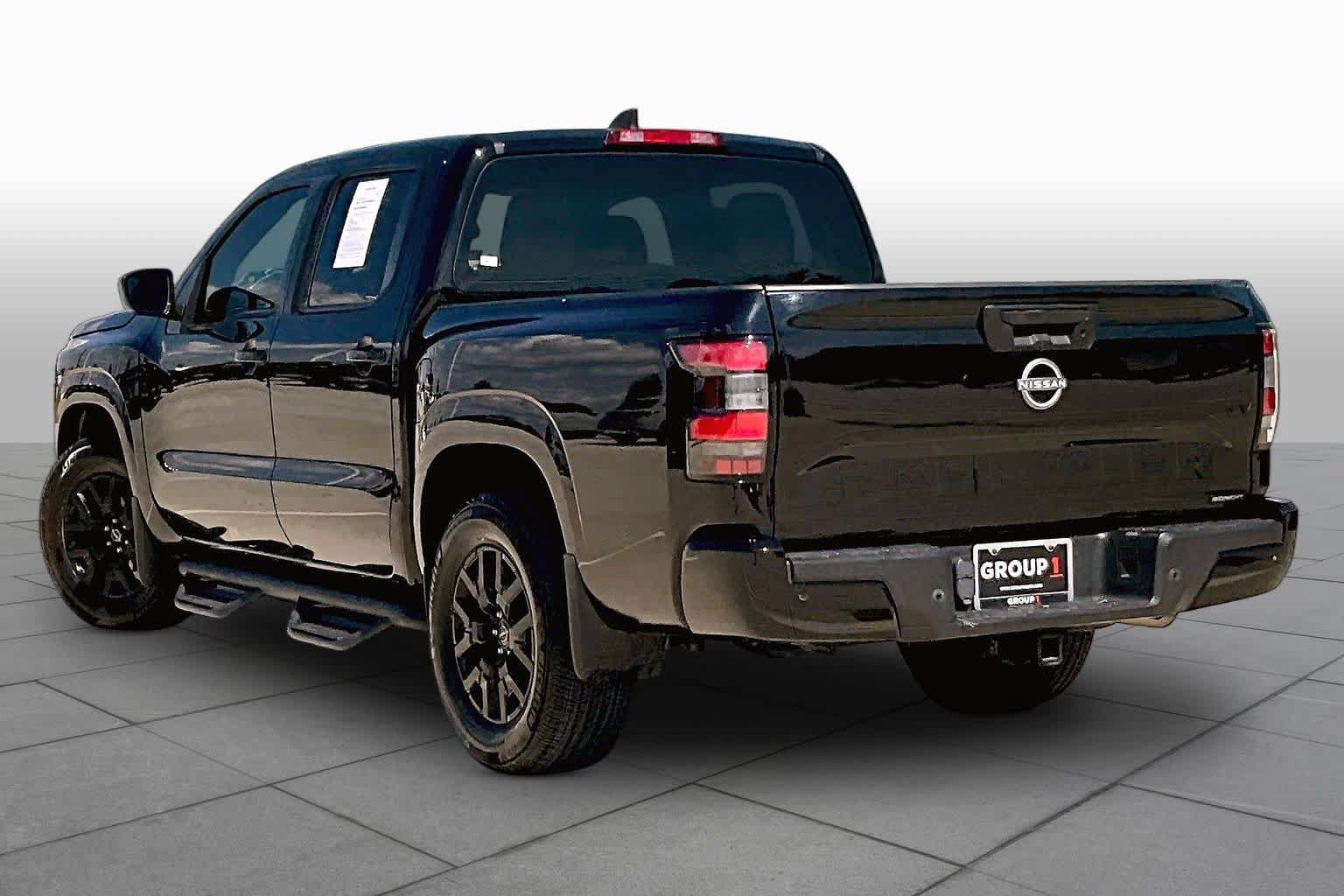 Used 2023 Nissan Frontier SV w/ Midnight Edition Package RWD image 11