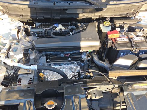 Used 2020 Nissan Rogue SV w/ Premium Package image 19