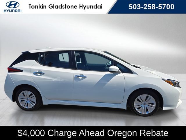 Used 2025 Nissan Leaf S FWD image 2