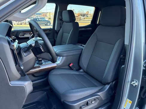 New 2026 GMC Sierra 1500 Elevation w/ LPO, Elevation Black Package image 17