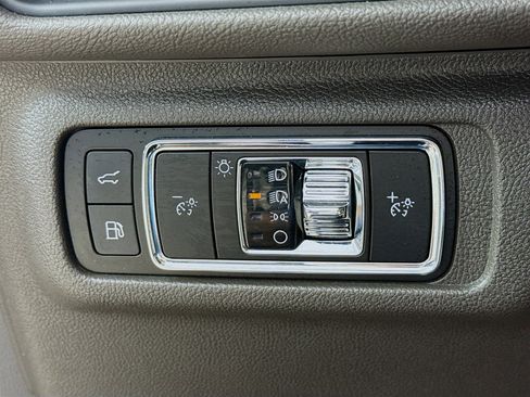 Used 2024 Lincoln Corsair Grand Touring image 9