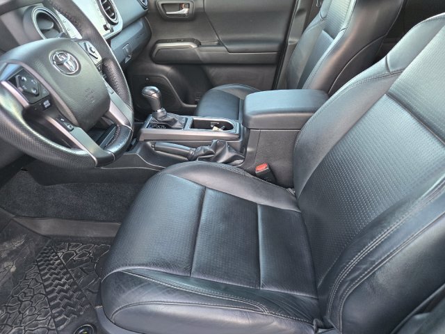 Certified 2023 Toyota Tacoma TRD Off-Road w/ TRD Premium Off Road Package AWD/4WD image 18