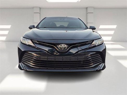 Used 2019 Toyota Camry LE image 8