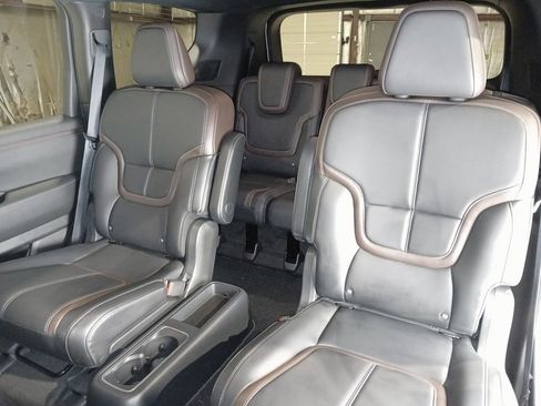 New 2026 Nissan Armada SL w/ Captain's Chari Seat Package image 12