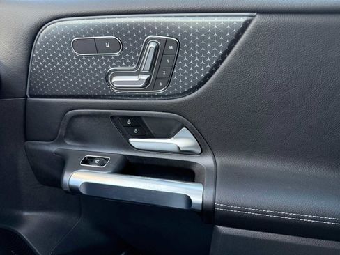 Used 2026 Mercedes-Benz GLB 250 image 21