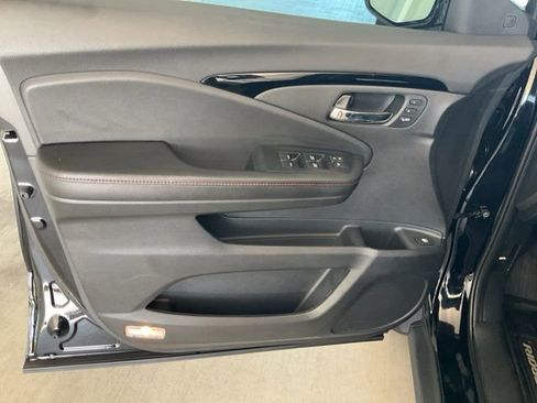 Used 2024 Honda Ridgeline Black Edition image 6