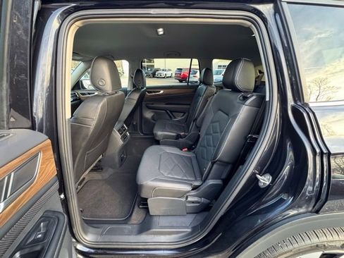 Used 2024 Volkswagen Atlas SE image 9