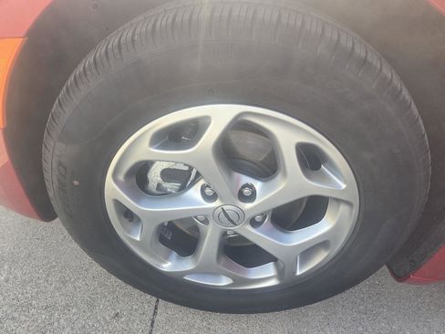 Used 2024 Chrysler Pacifica Limited w/ Uconnect Theater Family Group image 50