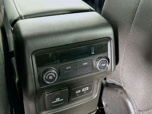 Used 2023 GMC Acadia SLE w/ Driver Convenience Package image 32