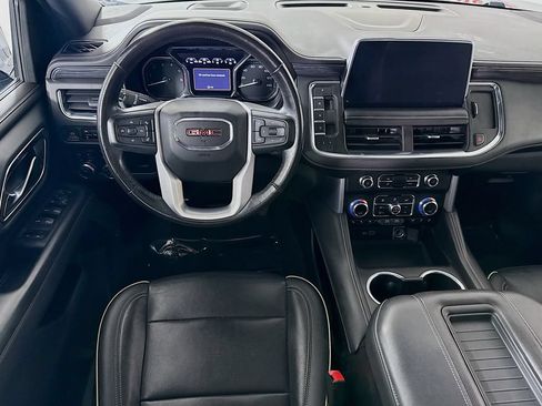 Used 2021 GMC Yukon XL SLT w/ SLT Premium Package AWD/4WD image 3