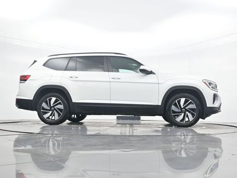 Used 2024 Volkswagen Atlas SE FWD image 32