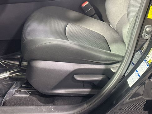 Used 2020 Toyota RAV4 LE image 14