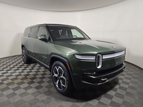 Used 2024 Rivian R1S Adventure AWD/4WD image 7
