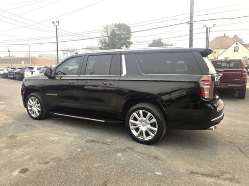 Used 2023 Chevrolet Suburban High Country AWD/4WD image 4