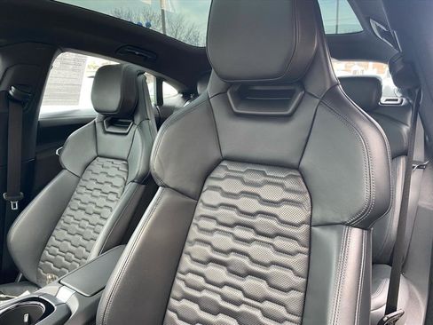 Used 2023 Audi e-tron GT Premium Plus image 15