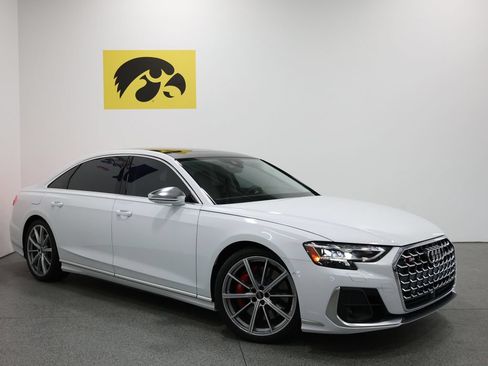 Used 2023 Audi S8 w/ S8 Comfort Plus Package AWD/4WD image 2