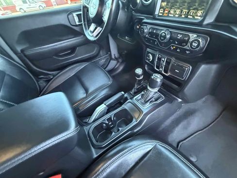Used 2022 Jeep Wrangler Unlimited Sahara w/ Cold Weather Group AWD/4WD image 48