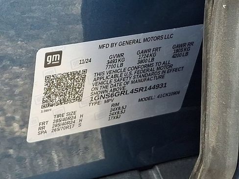 Used 2025 Chevrolet Suburban High Country AWD/4WD image 30
