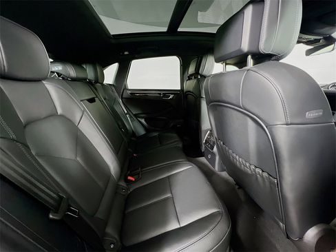 New 2026 Porsche Macan image 28