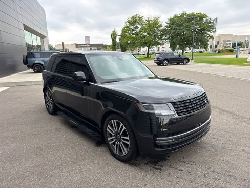 Used 2024 Land Rover Range Rover Long Wheelbase SE AWD/4WD image 7