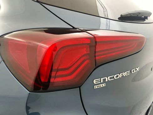 Used 2024 Buick Encore GX Sport Touring image 15