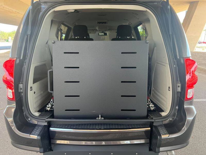 Used 2019 Dodge Grand Caravan SE w/ UConnect Hands-Free Group FWD image 47