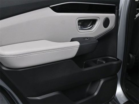 Used 2023 Honda Pilot EX-L image 32