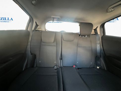 Used 2017 Honda HR-V LX image 12